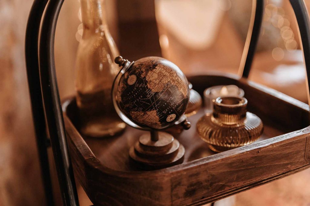 Globus als Dekoration für die Lounge