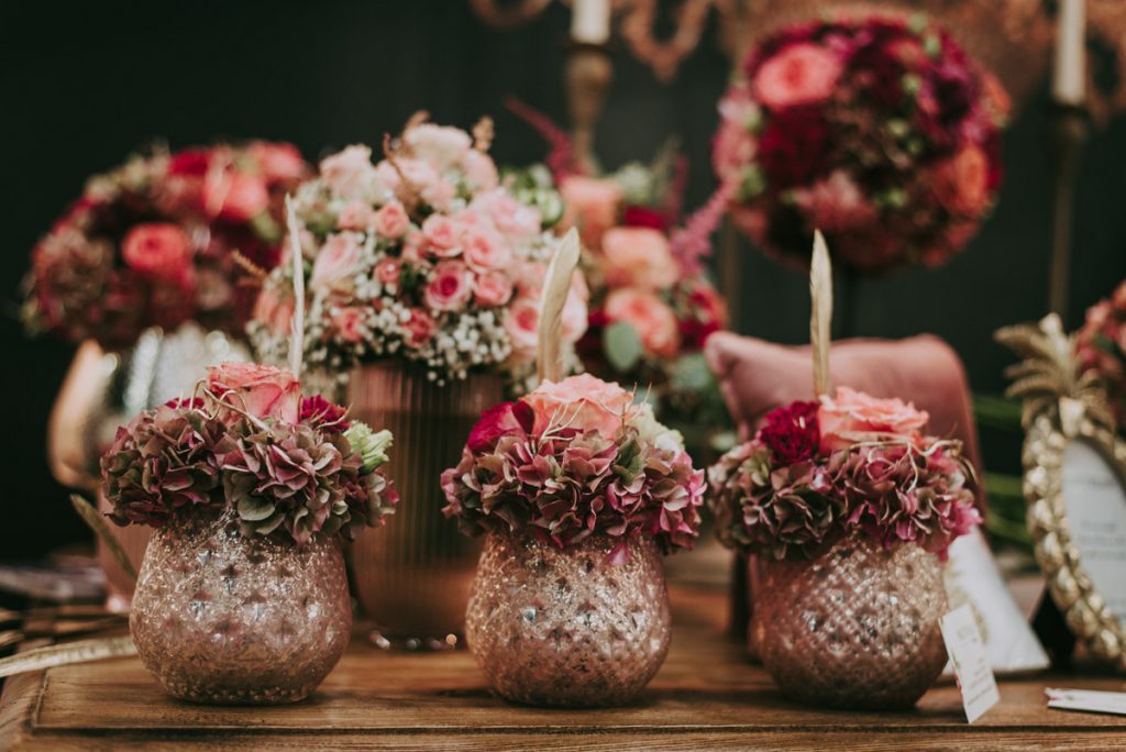 Farbkonzept für Dekoration mit hellen & dunklen Farben