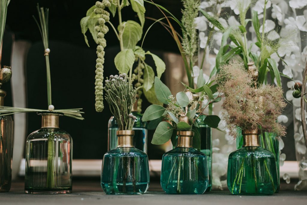 Farbkonzept einer grünen Tischdekoration