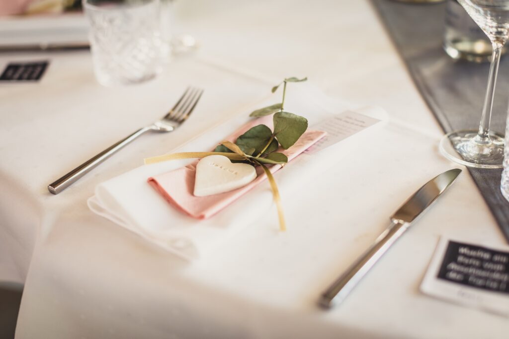 Ein einfaches, aber schönes Gastgeschenk auf dem Platz der Gäste