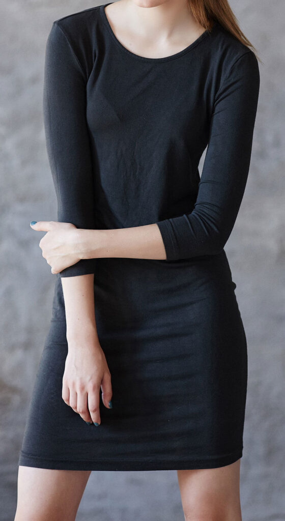 Einfaches Sommerkleid in schwarz